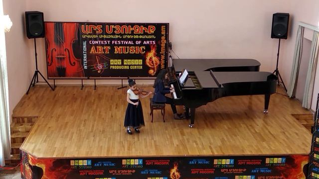 Martirosyan Izabella. Komitas "It's cloudy", Qyosayan "Concertino". смотреть онлайн