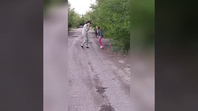 лето 2022. спасибо всем, кто провёл его со мной. люблю свою кошку по имени слим шейди😢💗 смотреть онлайн