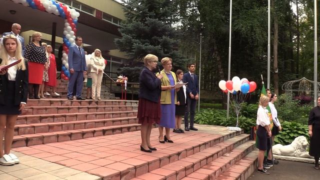 Гимназия 11, Линейка День Знаний, 1 10 11 классы, 1 сентября 2021 года смотреть онлайн