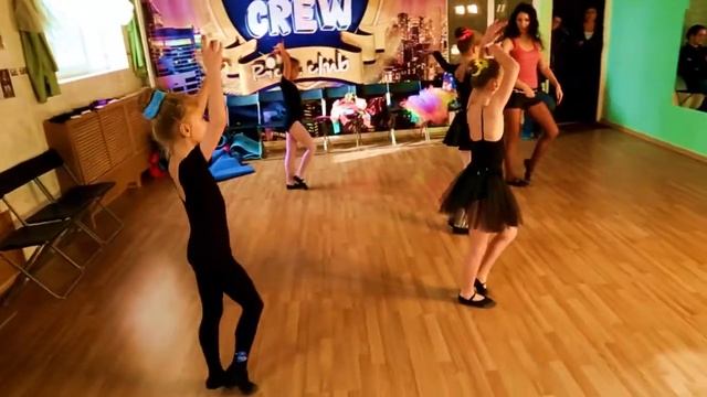 Танец 4х очаровательных девушек смотреть онлайн