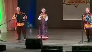 "Зимняя песня", (В этой деревне огни не погашены). Поёт ансамбль "ЗАВАЛИНКА" под гармонь и баян.