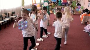 Танец роботов в детском саду