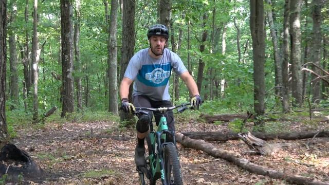 How to Ride Skinnies! | Beginner MTB Sessions with Bryan смотреть онлайн
