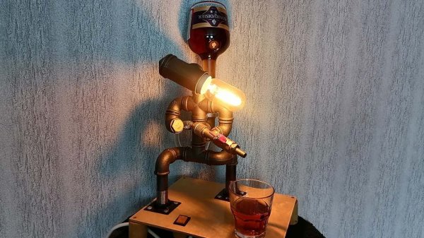 Диспенсер для напитков из сантехнических фитингов