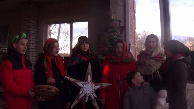 Радуйся земле Коляда їде / Салон Бартосік смотреть онлайн