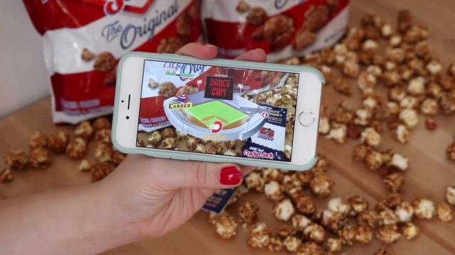 Cracker Jack uses Augmented Reality to bring a new in-pack prize to fans! смотреть онлайн