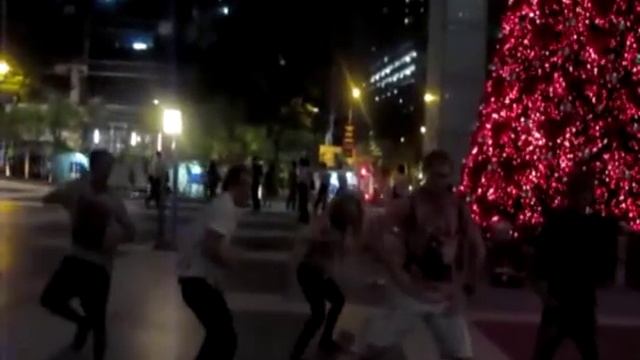 Raving at Clarke Quay, Singapore - Popping & Locking Session #23 (music) смотреть онлайн