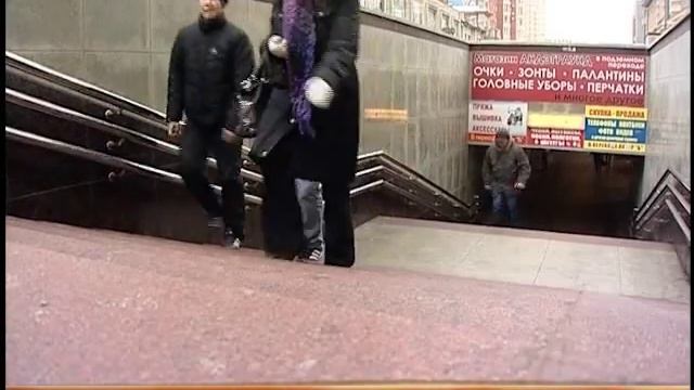 Подземный переход на Вайнера перестал быть скользким смотреть онлайн