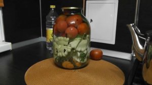 Маринованные помидоры с патиссонами