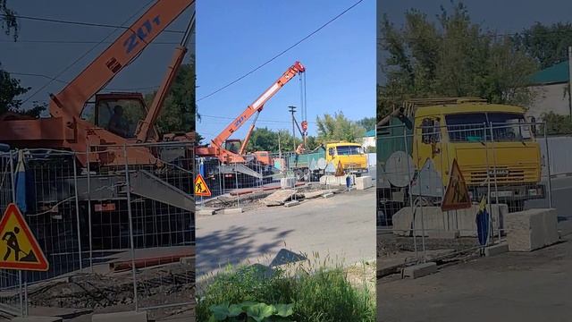 ДОРОЖНЫЕ РАБОТЫ,МЕНЯЮТ ТРУБЫ,ПОДЪЕМНЫЙ КРАН И САМОСВАЛ. ROAD WORKS, REPLACING PIPES,CRANE,DIP TRUCK смотреть онлайн