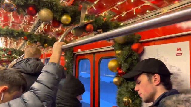 Новогодний поезд Московского метро 2023 | New Year's train of the Moscow metro 2023 смотреть онлайн