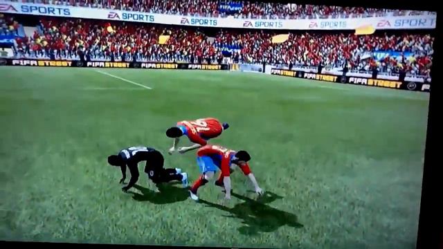 FIFA 12 glitch Busquets flies! смотреть онлайн