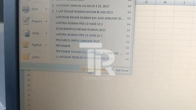 Mengatasi Error saat membuka file excel "There was a problem sending the command to program" смотреть онлайн