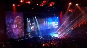 Все люди как люди а Я суперзвезда лабода