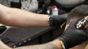 Как сделать идеальный фейд? / Обучение стрижки фейд / Как стричь правильно кроп с высоким фейдом? #