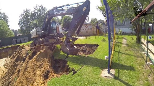 Котлован для дома с цокольным этажом.Часть 2. The pit for the house with a ground floor. смотреть онлайн