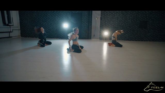 Two Feet - Quick Musical Doodle Strip Choreography By Reshetnikova Di