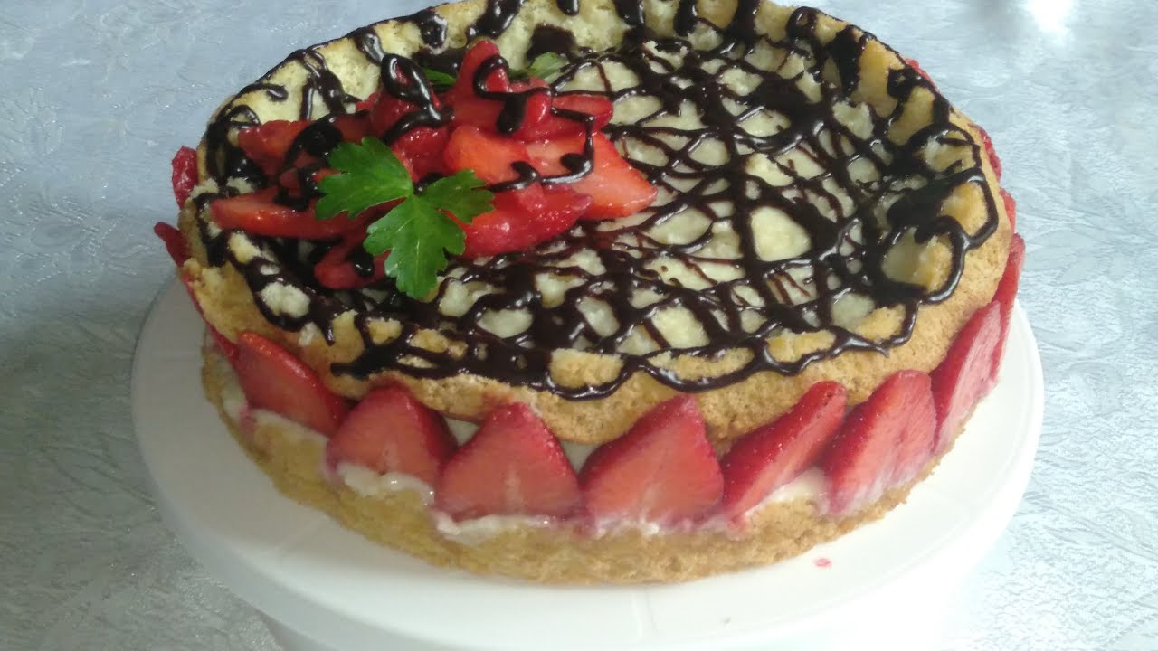 ТОРТ С КЛУБНИКОЙ! Воздушный бисквит, нежный молочный крем, свежая клубника это супер-тортик! смотреть онлайн