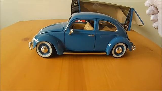VW Käfer (1955) vs Porsche 356B (1961). Обзор моделей от Burago смотреть онлайн