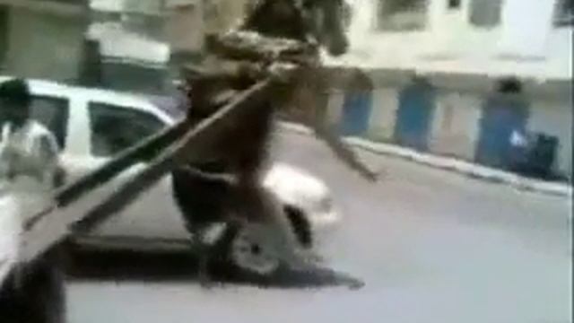 Перегрузили. Бедный ослик. Прикол! смотреть онлайн