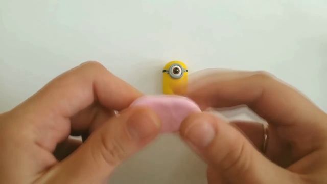 Мастер-класс: Миньон из полимерной глины FIMO kids/ Minion - polymer clay tutorial смотреть онлайн