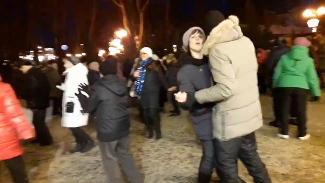 Белые туманы!!!??Танцы в парке Горького!!!??Харьков 2022 смотреть онлайн