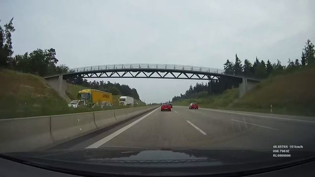 Golf 6 GTI vs. Ford Mondeo auf der Autobahn смотреть онлайн