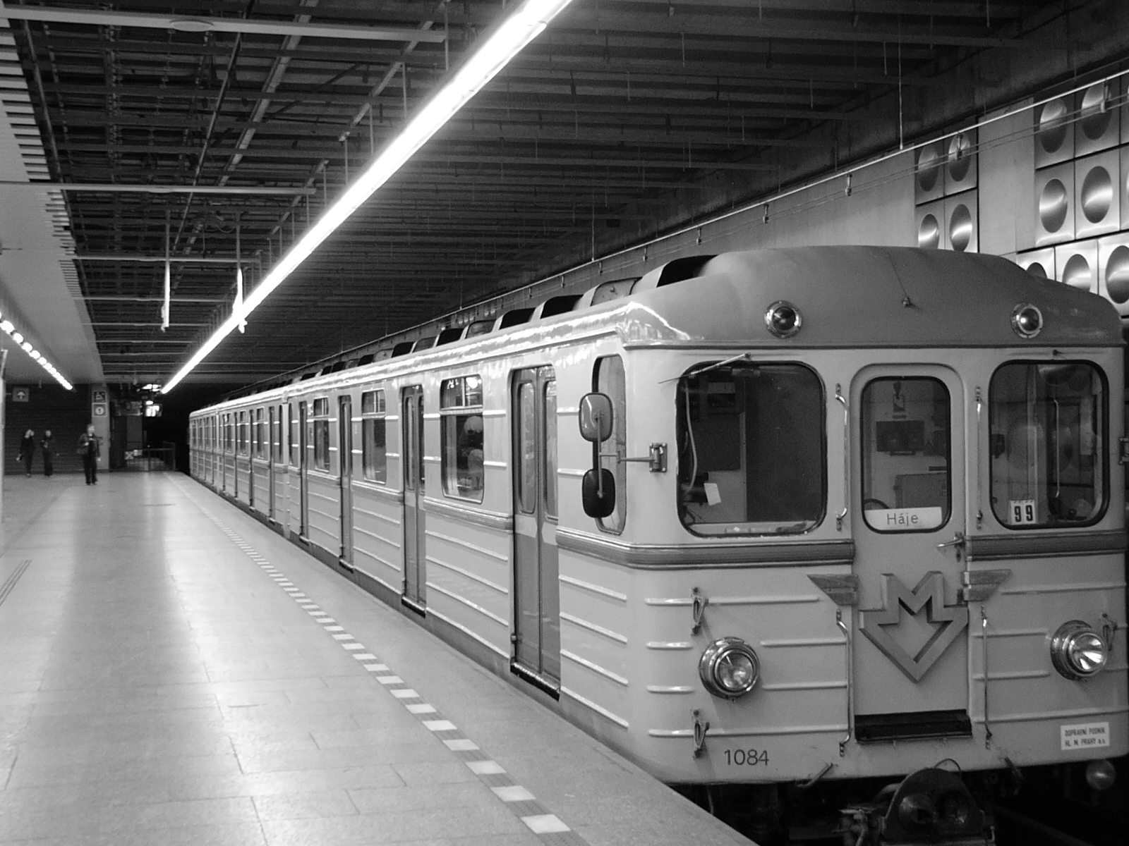 Что делать, если УПАЛ НА РЕЛЬСЫ в метро? смотреть онлайн