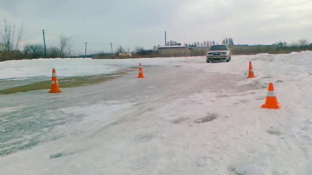 Анна - Торможение в повороте/перед поворотом смотреть онлайн