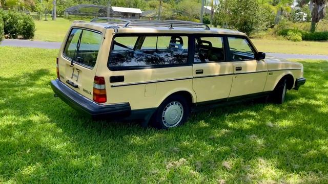 '87 VOLVO 240DL Walk Around смотреть онлайн