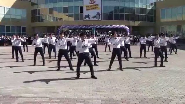 Подготовка наших ребят на 8 марта смотреть онлайн