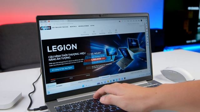 Lenovo ThinkBook 15 Gen 5: Thiết kế & hoàn thiện tốt trong tầm giá cho HSSV! смотреть онлайн