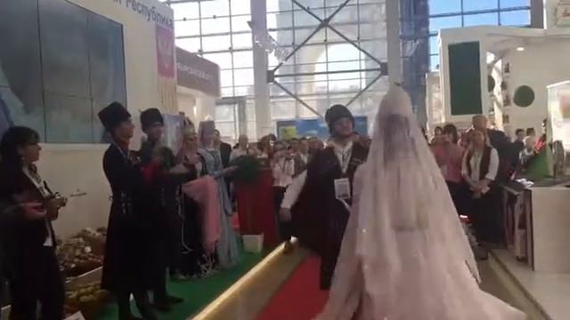 Российская агропромышленная выставка «Золотая осень» Фестиваль национальных культур . КБР смотреть онлайн