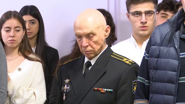 В школе №4 Реутова открыли парту героя 16.02.23 смотреть онлайн