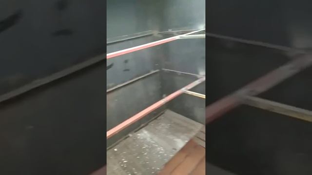 Хозблок с стеклянной крышей. смотреть онлайн