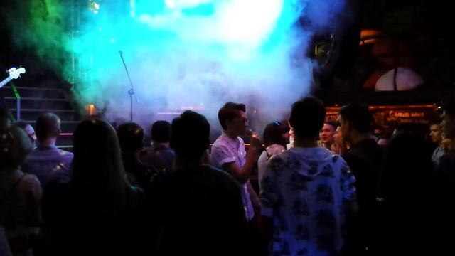 130 по встречной на старенькой Vespa смотреть онлайн