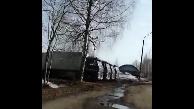 Мусоровозы отдыхают на заводе 1 мая смотреть онлайн
