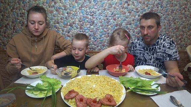 МУКБАНГ ЖАРЕНАЯ КОЛБАСА И МАКАРОНЫ С СЫРОМ | MUKBANG GRILLED SAUSAGE AND MACARONI AND CHEESE