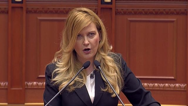 A1 Report - Majko: Mos bëni sikur erdhët nga hëna, t’ia kishit hequr titullin Enverit. смотреть онлайн