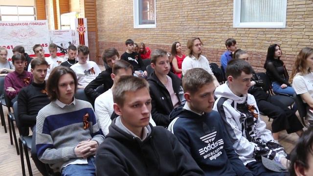 В Анапском индустриальном техникуме прошел урок мужества смотреть онлайн