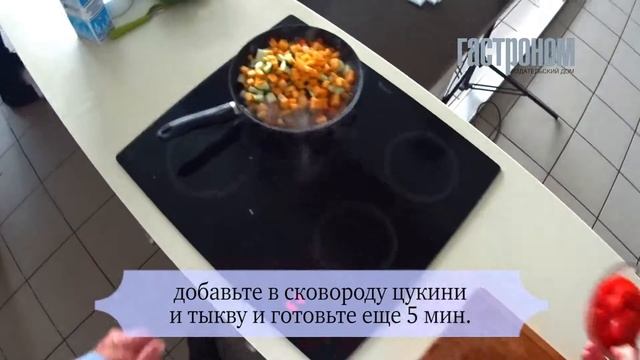 Куриный суп с овощами и заправкой из кинзы