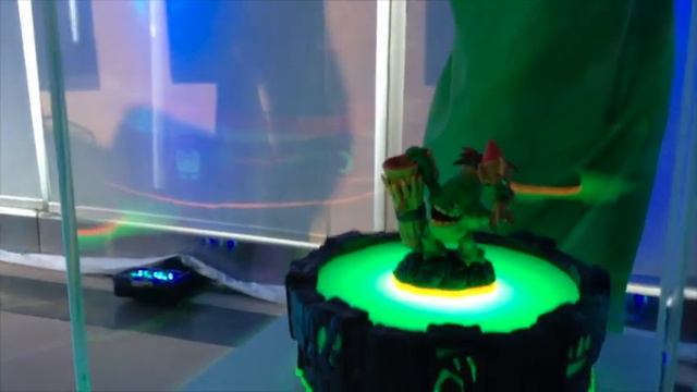 Skylanders Giants Hands On (FGTV 1.25) смотреть онлайн