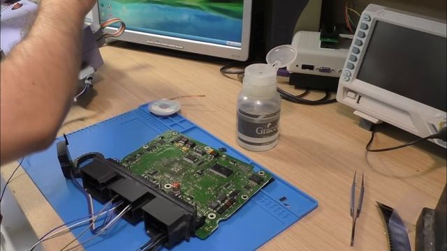 2005 MAZDA Tribute, замена cpu смотреть онлайн