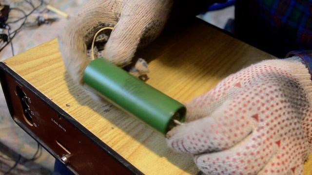 Большой и зеленый конденсатор смотреть онлайн