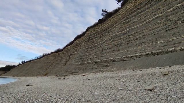 Странная болванка в море. Следующий мыс за Нудистским пляжем Факел. 25 февраля 2021 г. смотреть онлайн