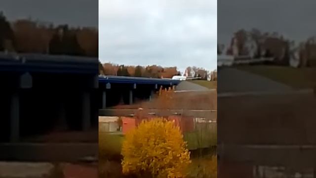 Первый в России мост для самолётов ( с ВПП-3 на ВПП-1-2. Шереметьево) смотреть онлайн