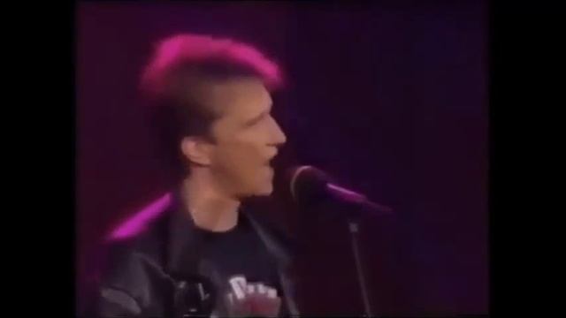 The Twins - Love is Blind смотреть онлайн