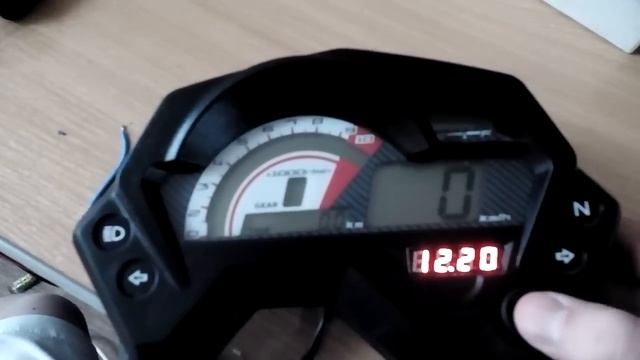 Racer Nitro Часы/Вольтметр/Термометр смотреть онлайн