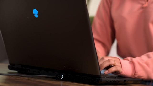 Building the Most Versatile Gaming Laptop | m16 R2 Deep Dive смотреть онлайн