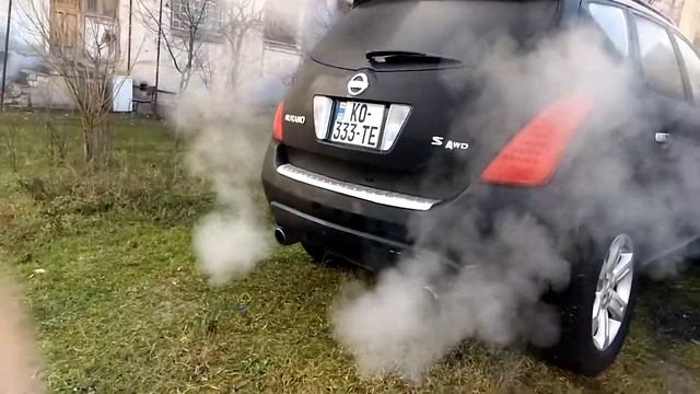 White exhaust from Nissan Murano 2006 (2002-2008) смотреть онлайн